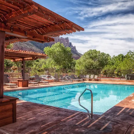 Cable Mountain Lodge-2